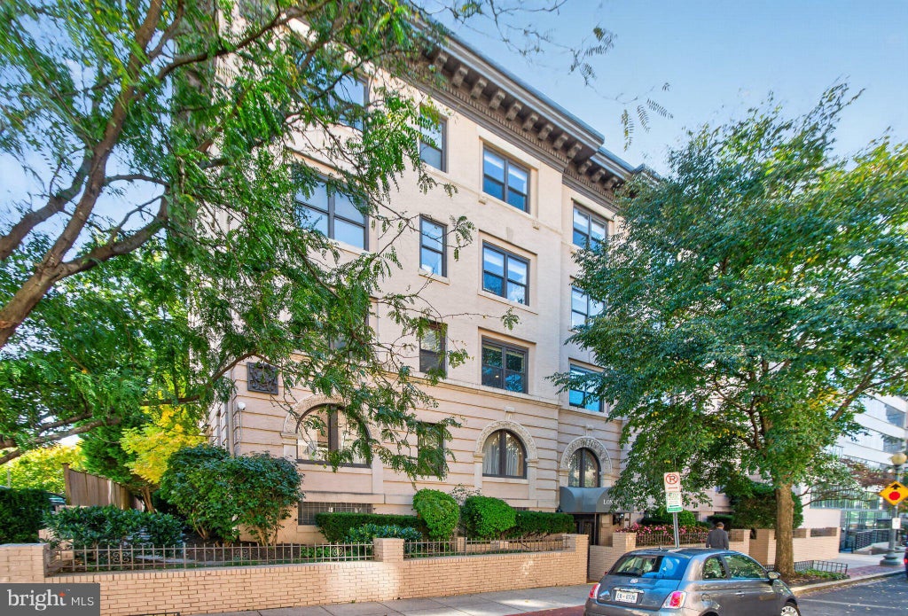Photo of 2138 California Street NW #201, WASHINGTON, DC 20008 (MLS # DCDC2289940)