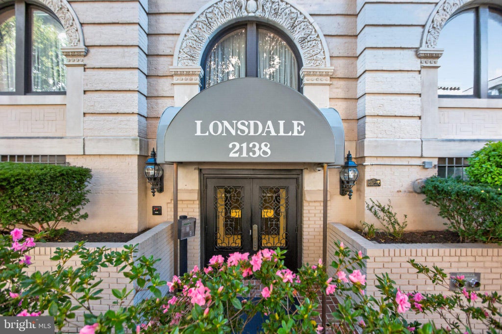 Photo of 2138 California Street NW #201, WASHINGTON, DC 20008 (MLS # DCDC2289940)