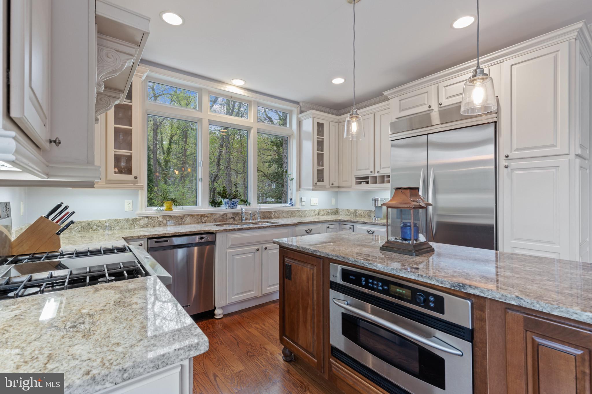 ANNAPOLIS ROADS - Residential
