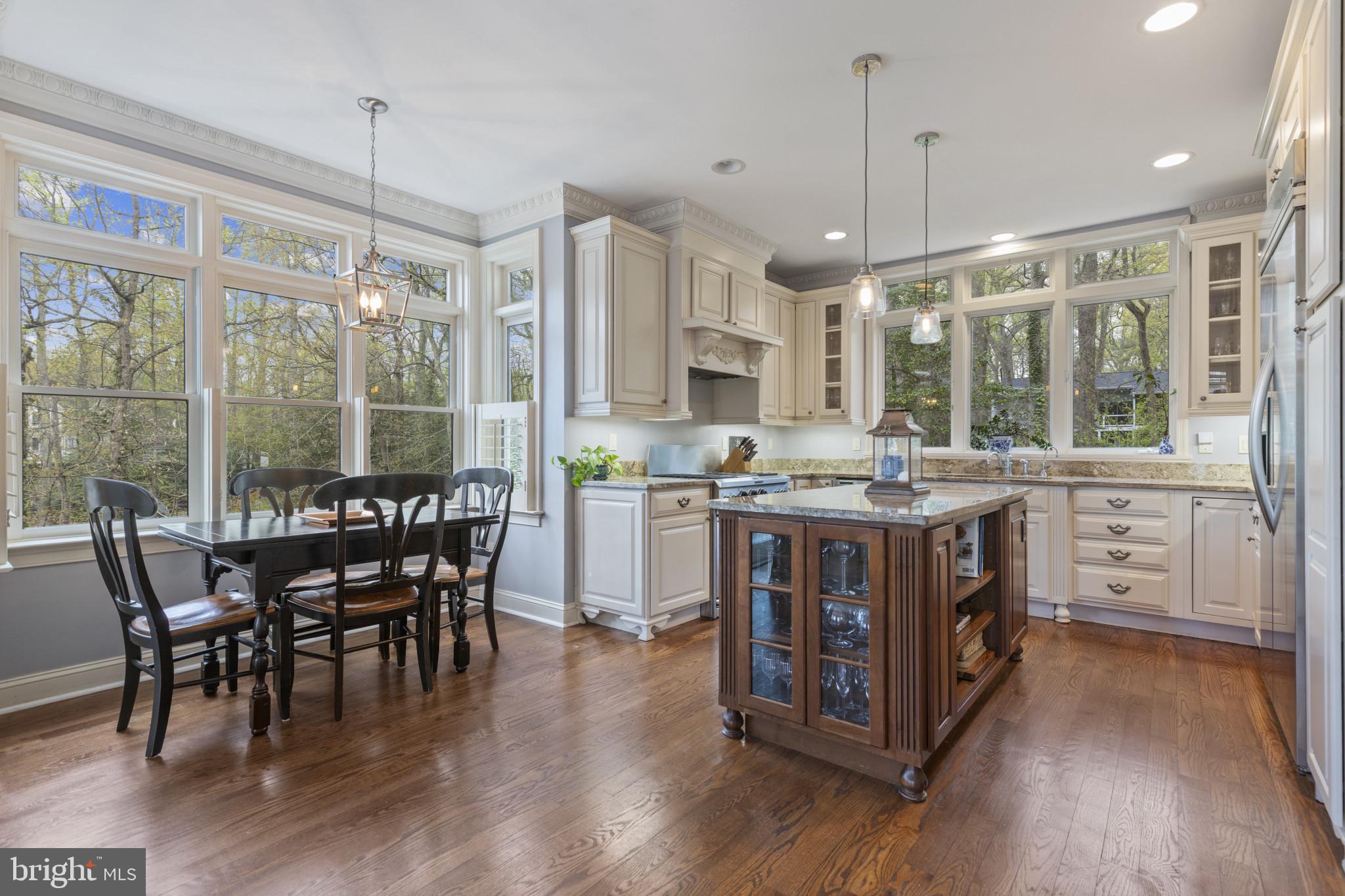 ANNAPOLIS ROADS - Residential