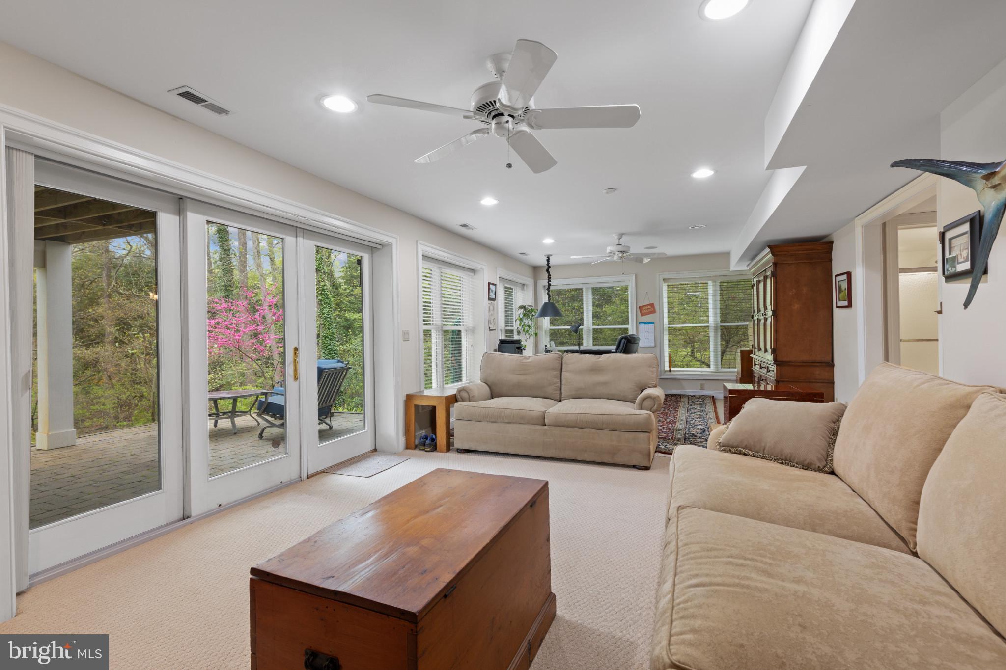 ANNAPOLIS ROADS - Residential