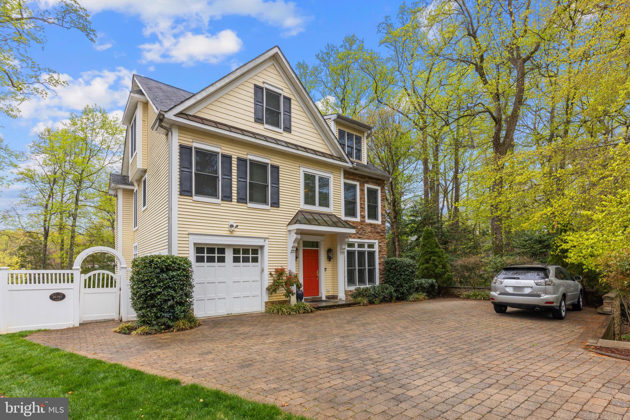 2656 QUEEN ANNE CIRCLE A