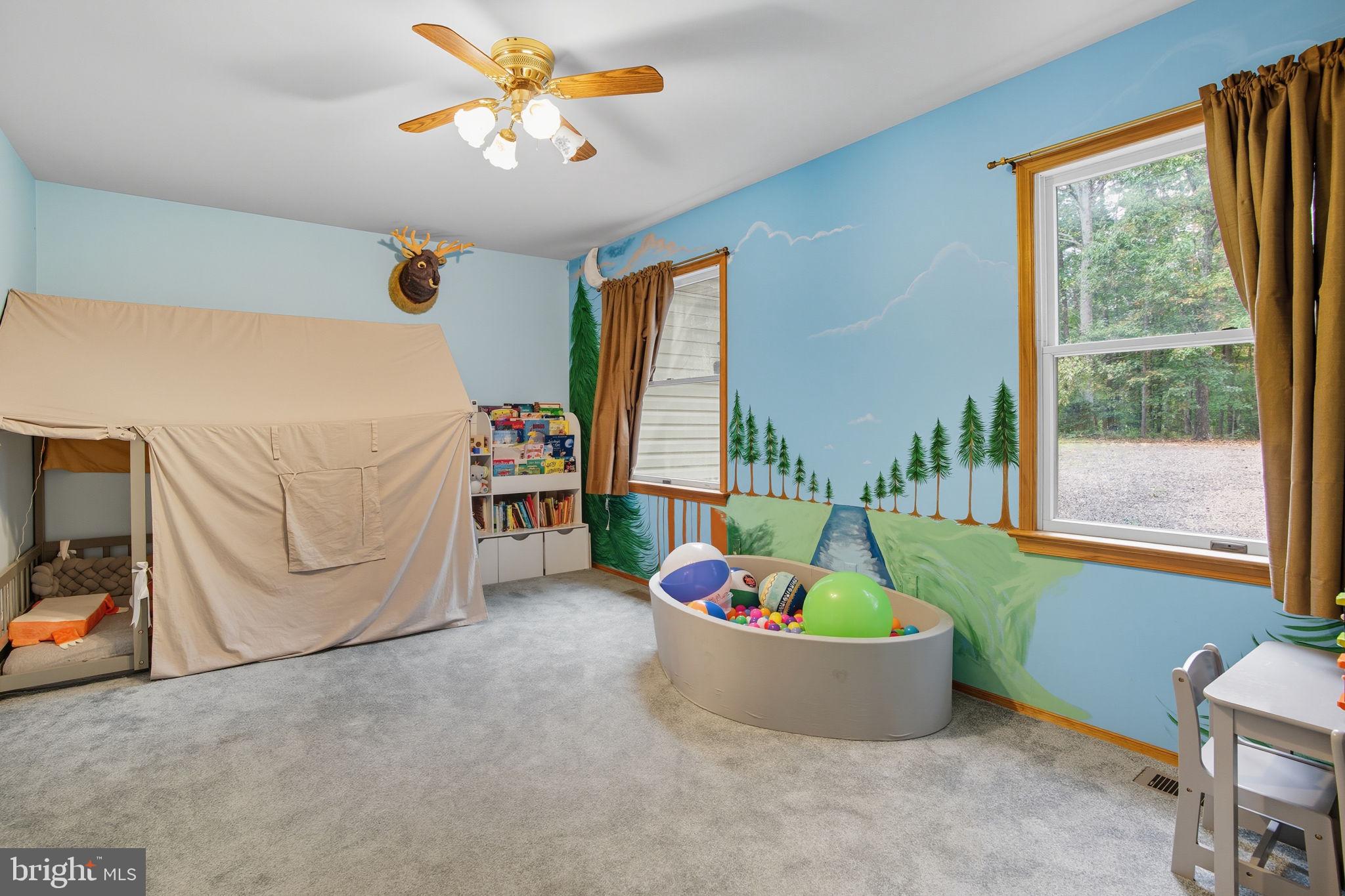 TALL PINES - Residential