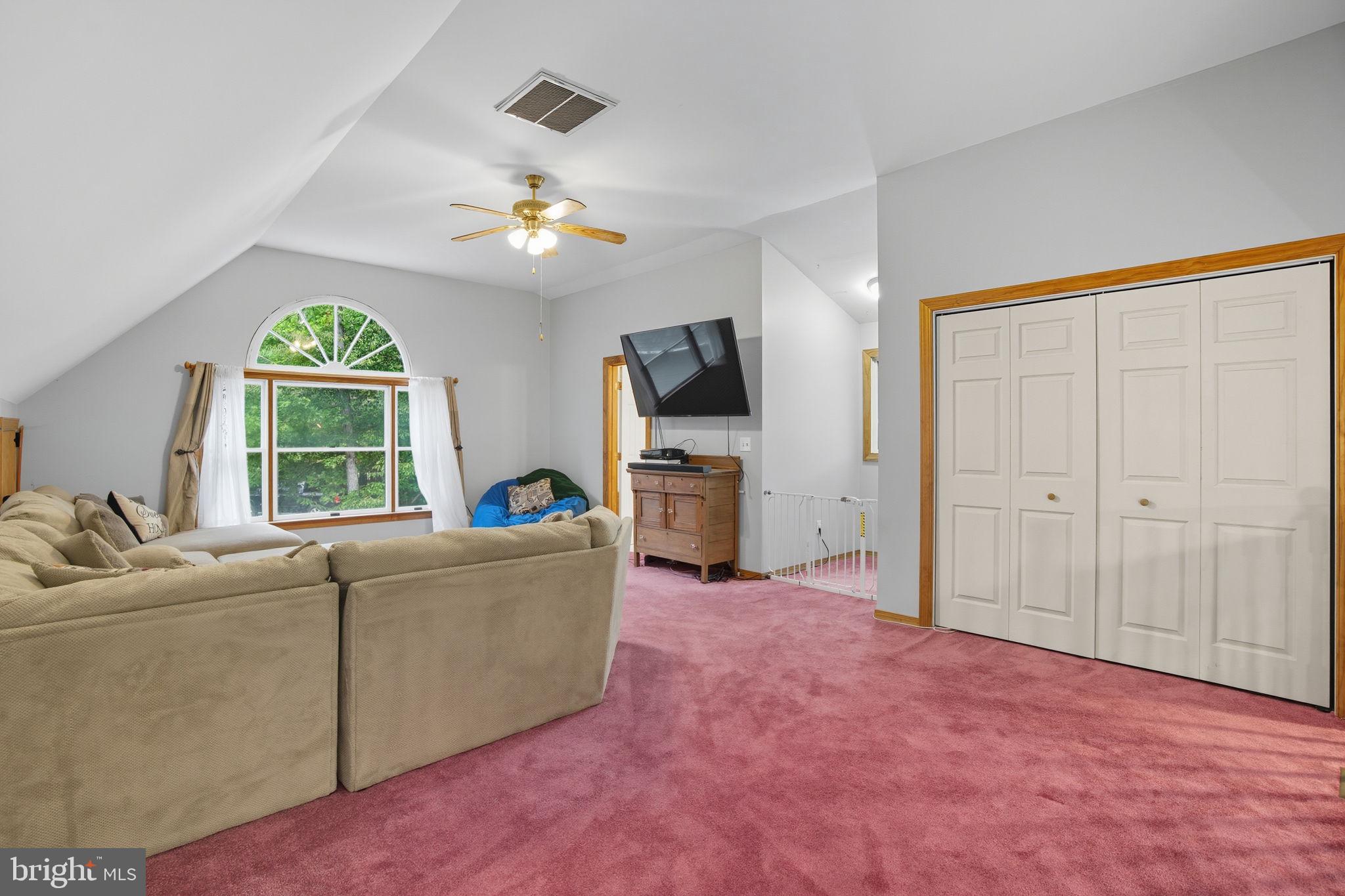 TALL PINES - Residential