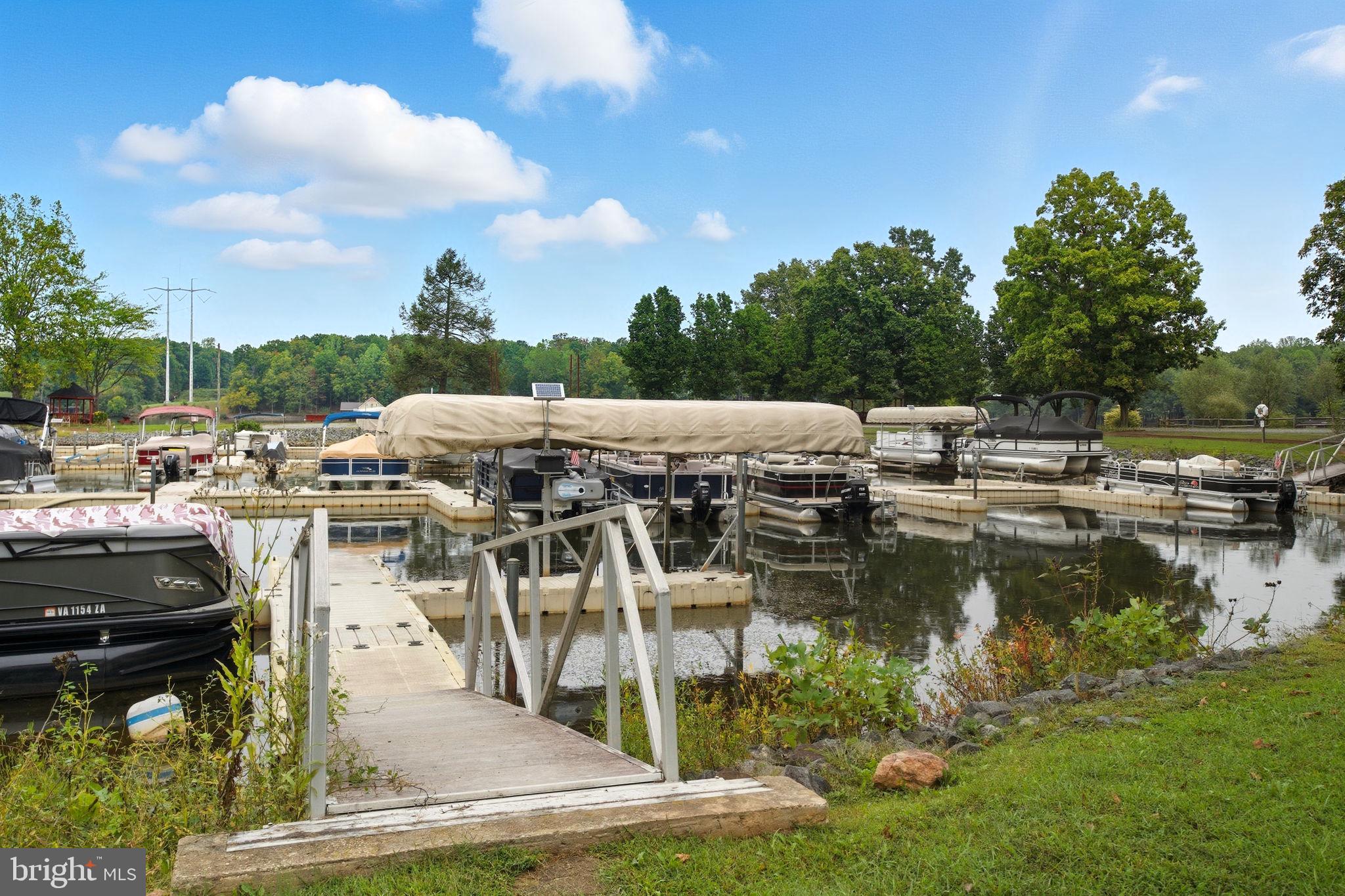 TALL PINES - Residential