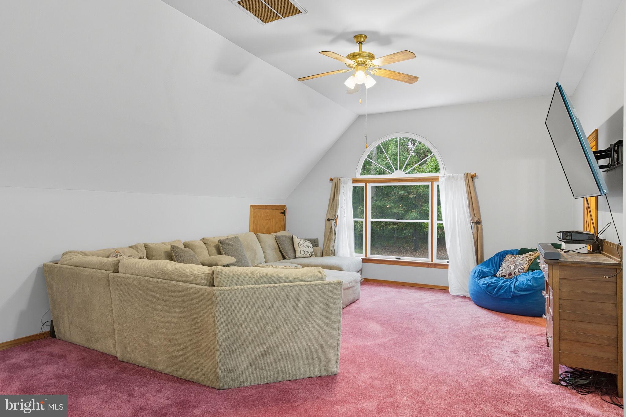 TALL PINES - Residential