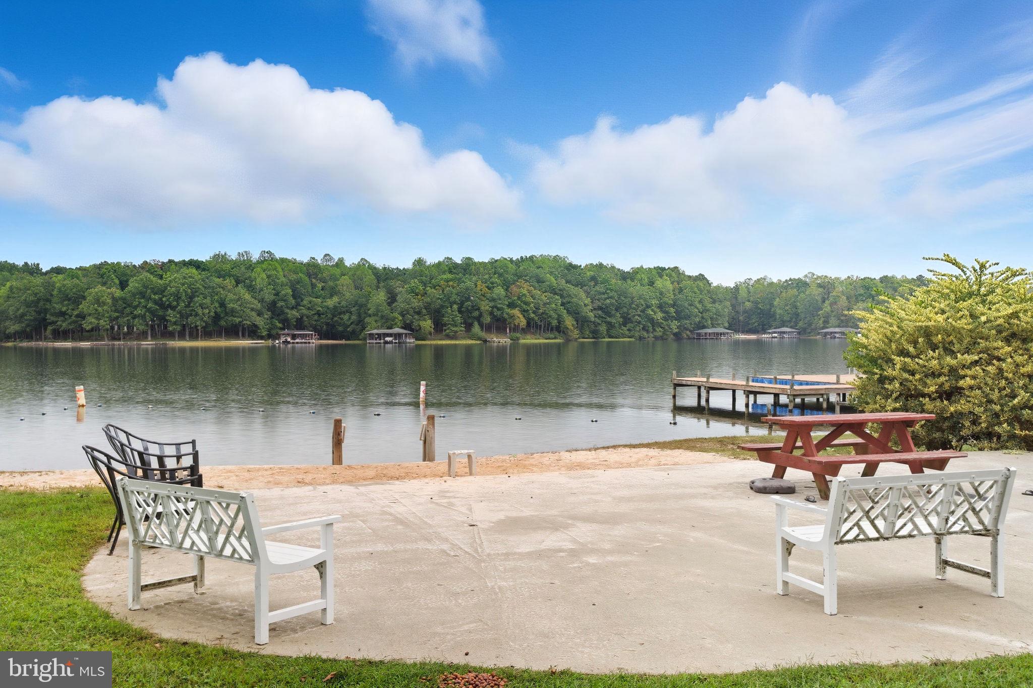 TALL PINES - Residential