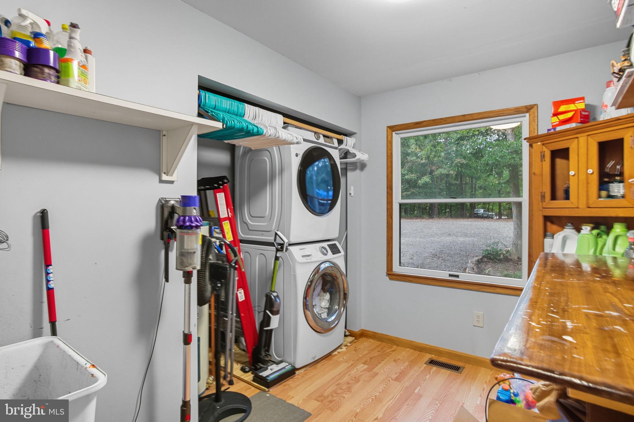 TALL PINES - Residential