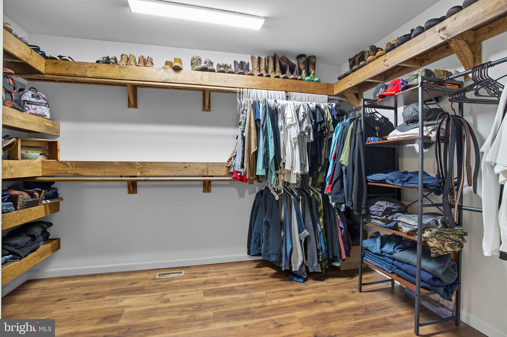 TALL PINES - Residential