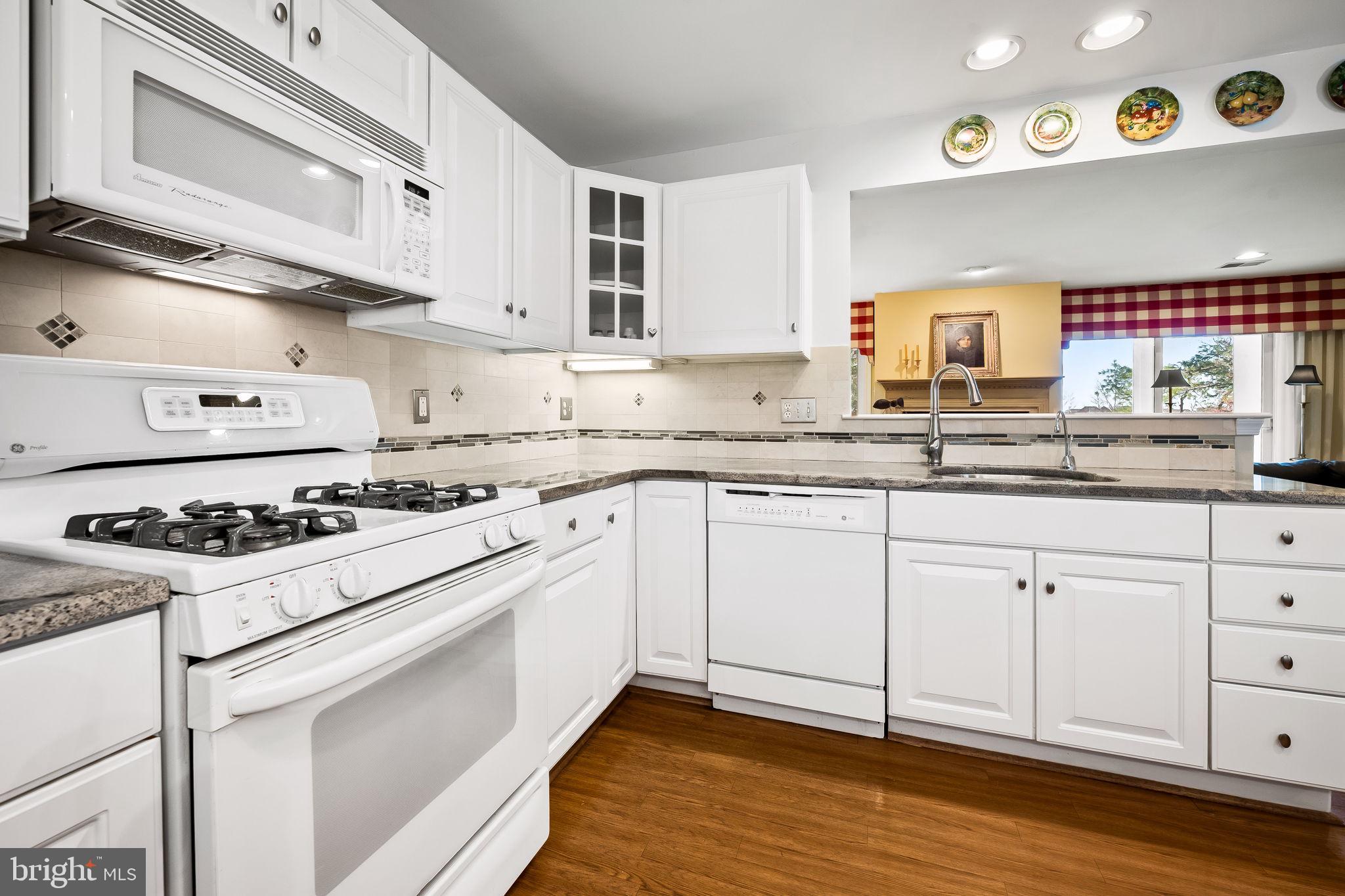 GREY ROCK FLATS - Residential