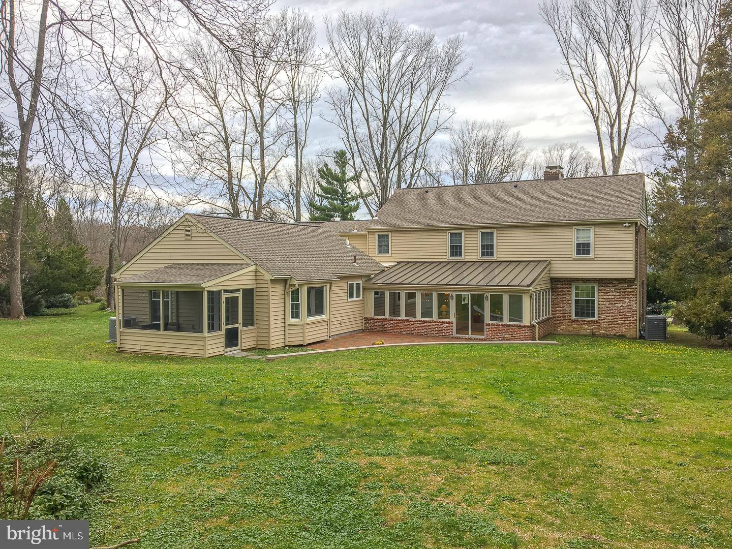 GLADWYNE - Residential