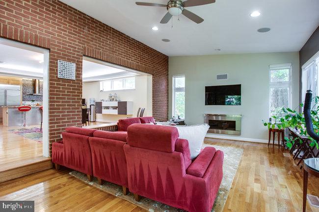 ROSEMONT - Residential