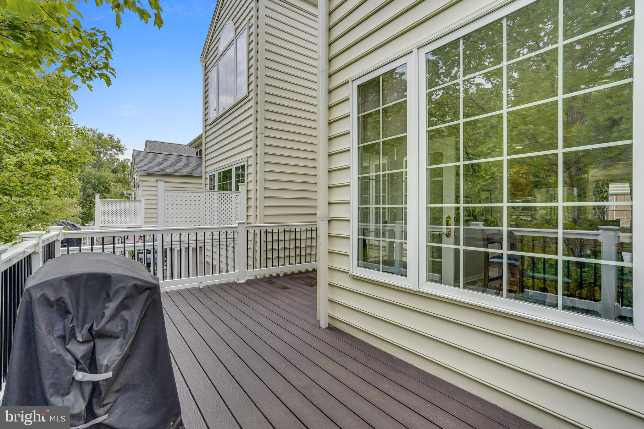 SOUTH RIDING - Residential