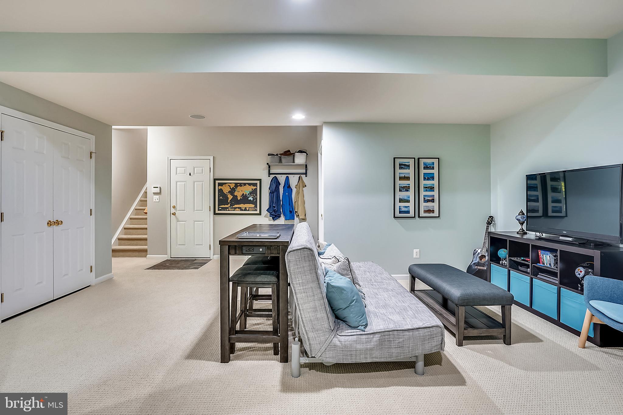 SOUTH RIDING - Residential