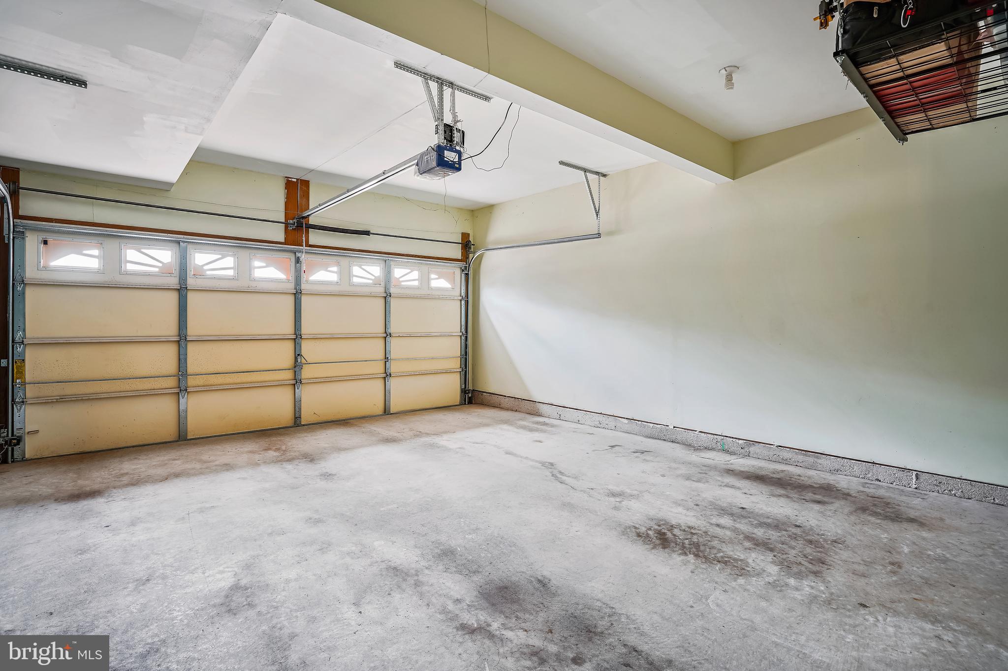 SOUTH RIDING - Residential