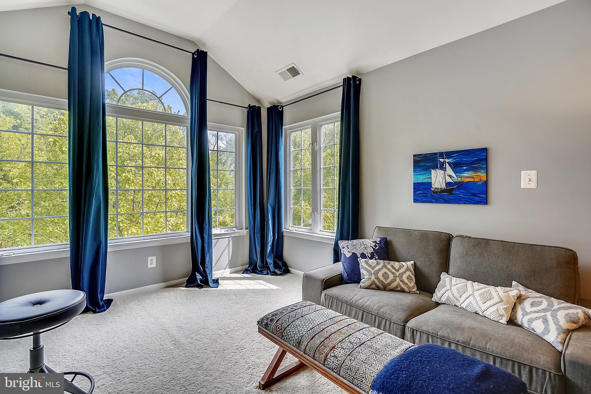 SOUTH RIDING - Residential