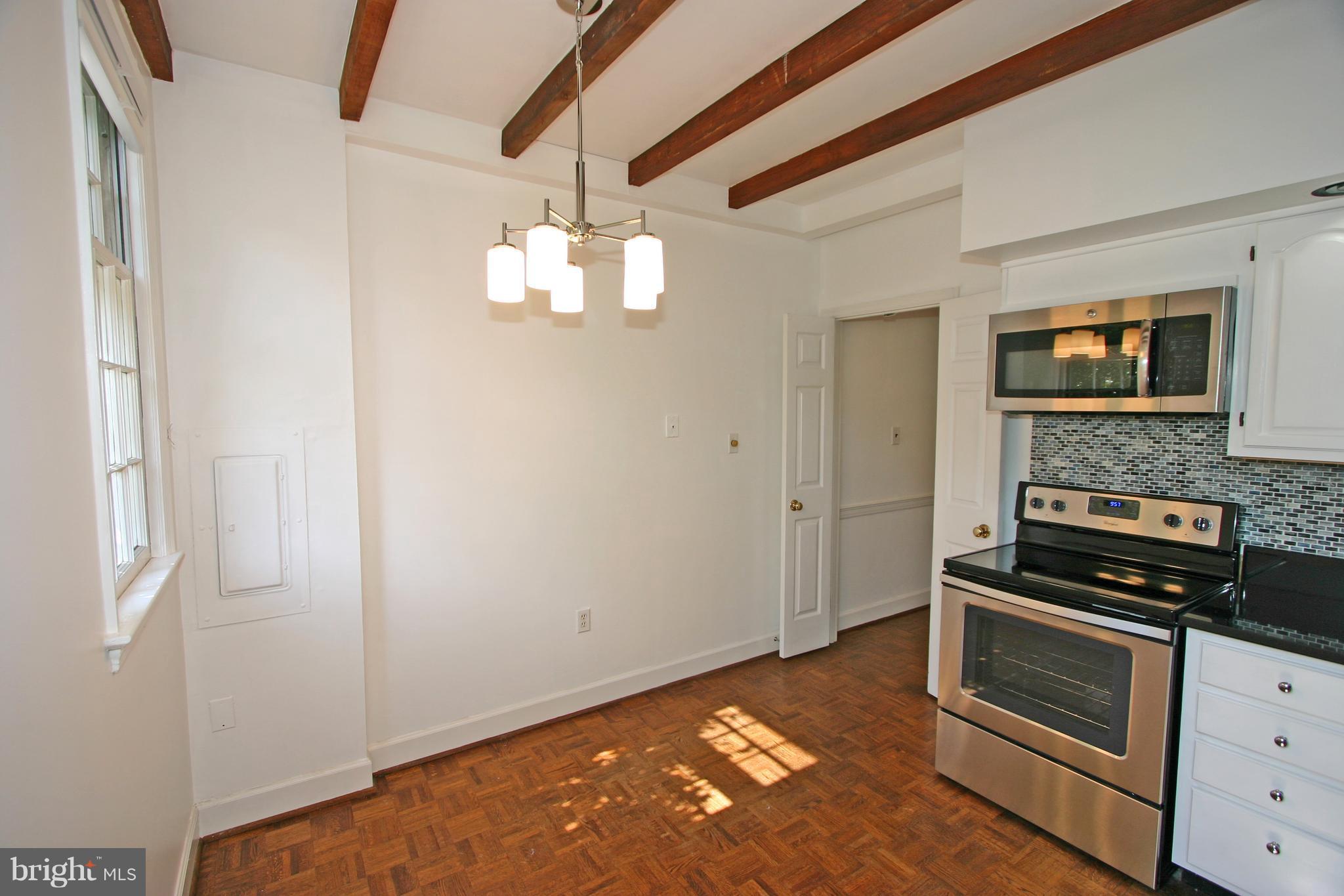 BROCKETTS CROSSING - Residential Lease