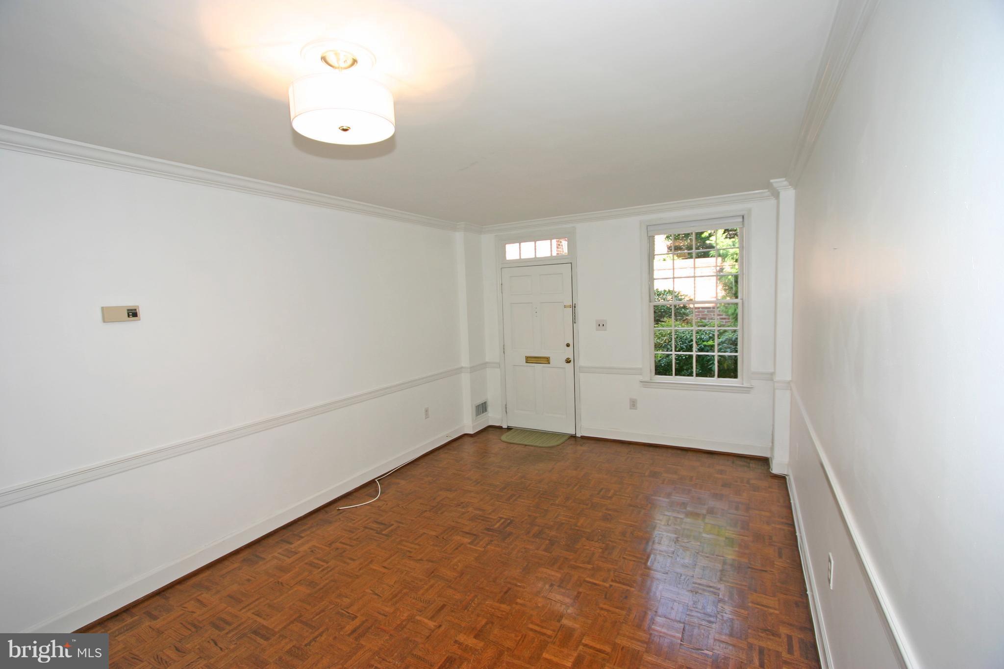 BROCKETTS CROSSING - Residential Lease