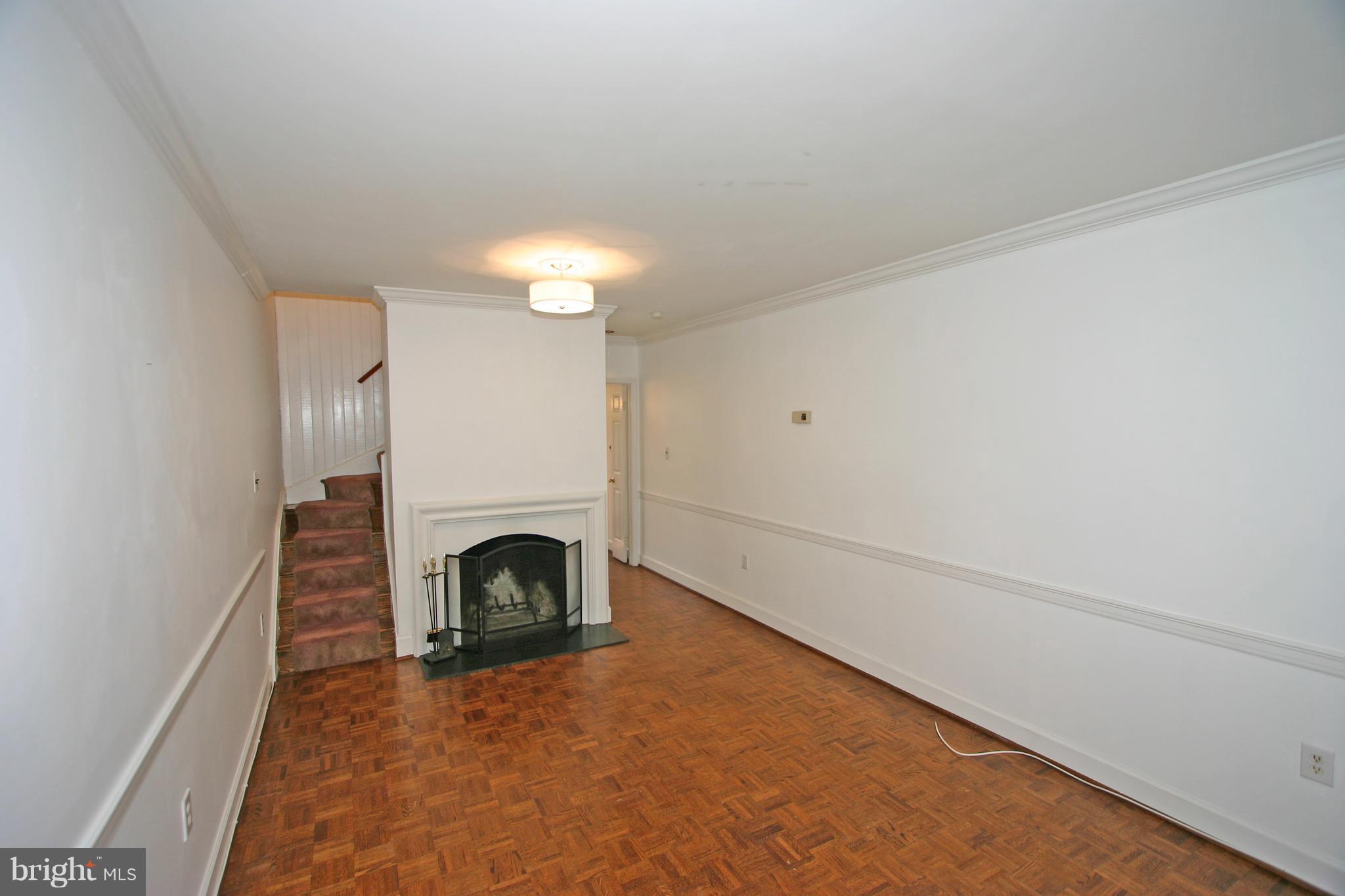 BROCKETTS CROSSING - Residential Lease