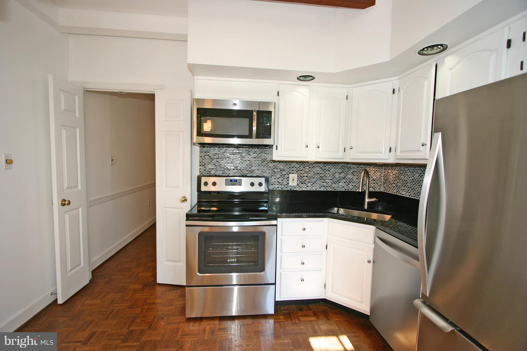 BROCKETTS CROSSING - Residential Lease