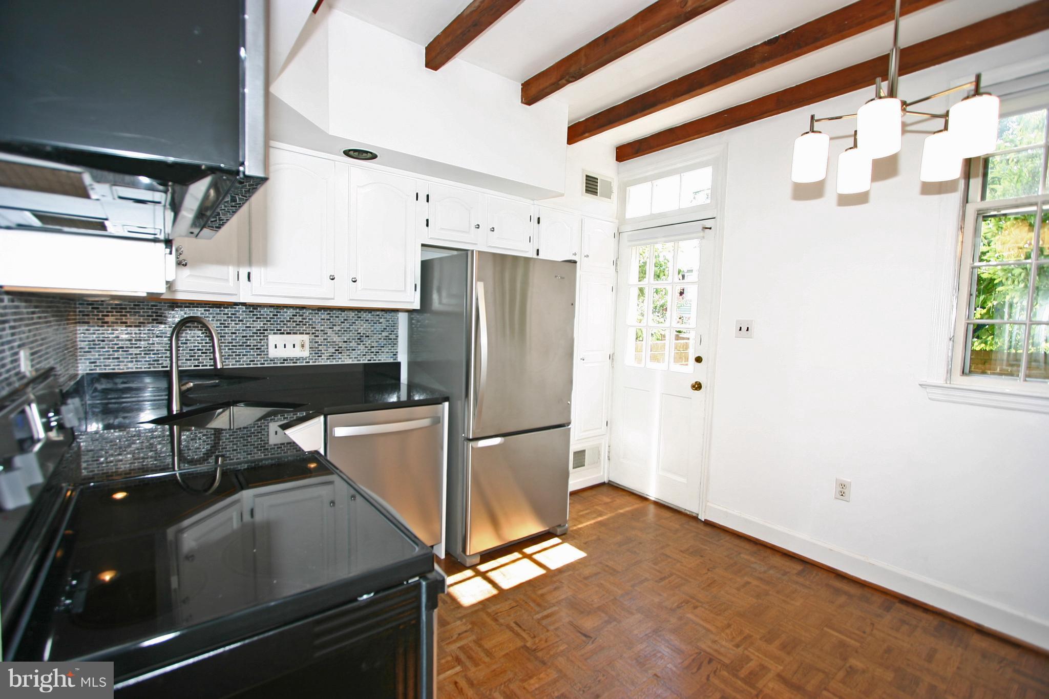 BROCKETTS CROSSING - Residential Lease