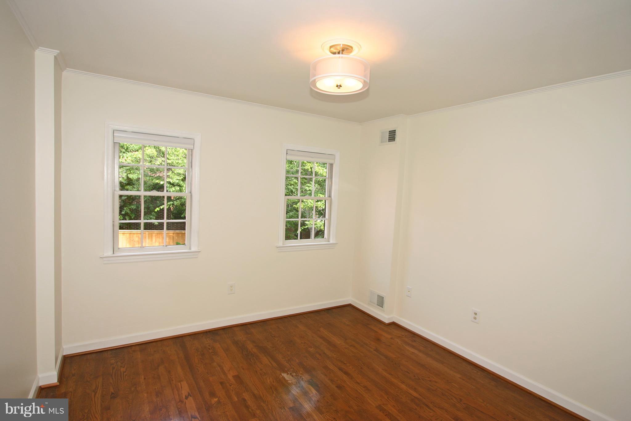 BROCKETTS CROSSING - Residential Lease