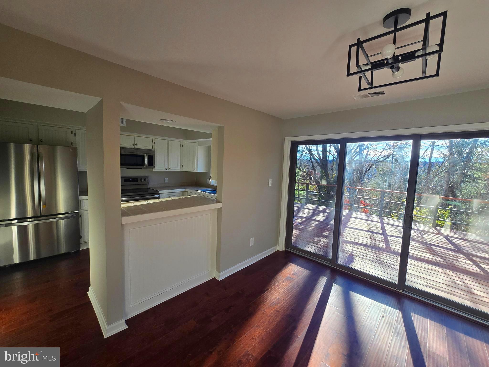 INGHAM MEWS - Residential Lease