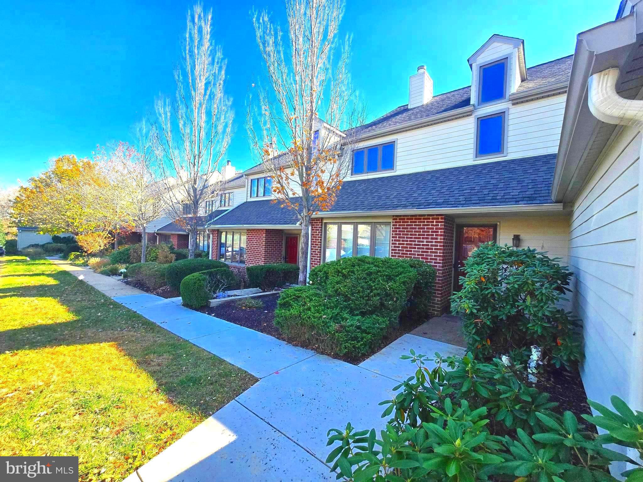 INGHAM MEWS - Residential Lease