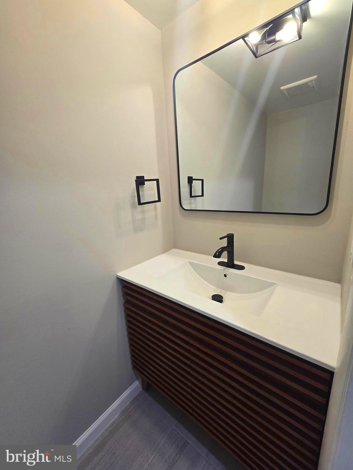 INGHAM MEWS - Residential Lease