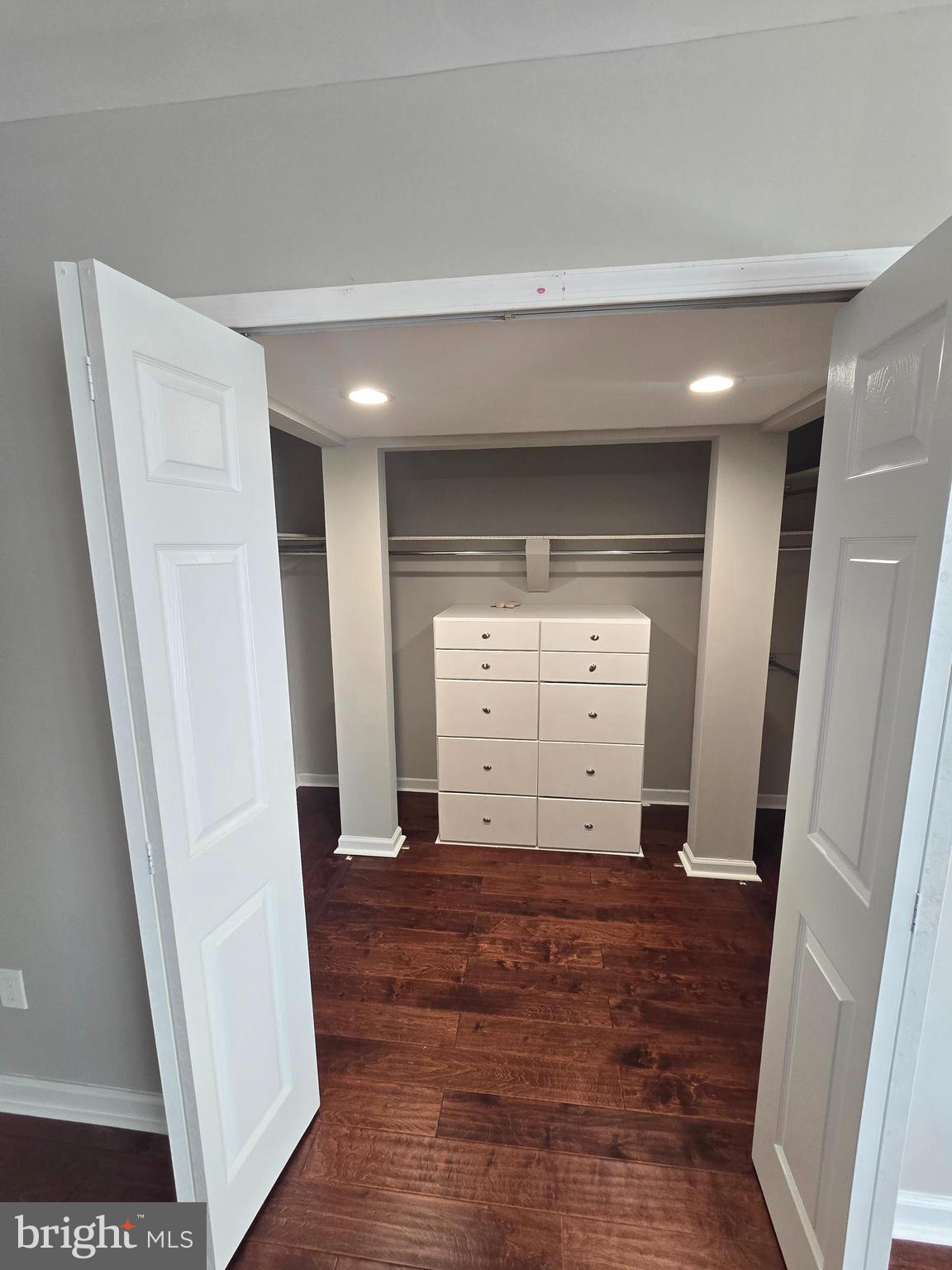 INGHAM MEWS - Residential Lease