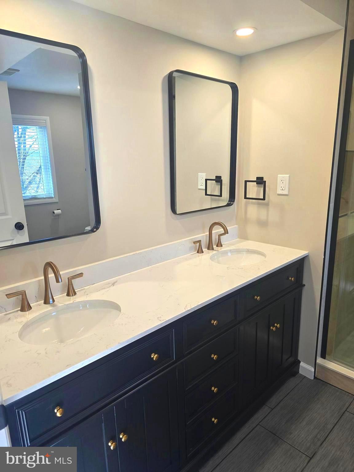 INGHAM MEWS - Residential Lease