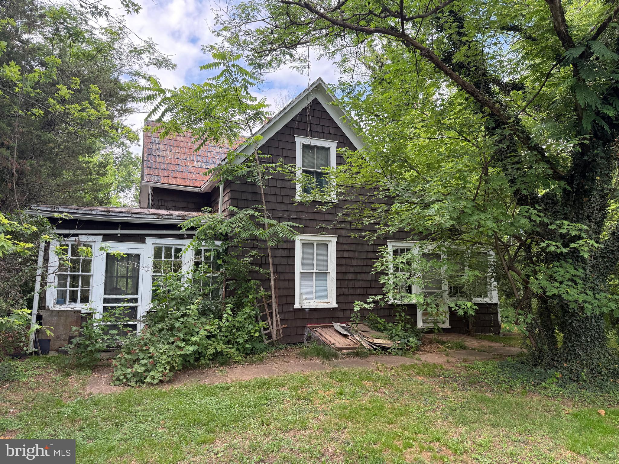 10023 LAKE JACKSON DRIVE