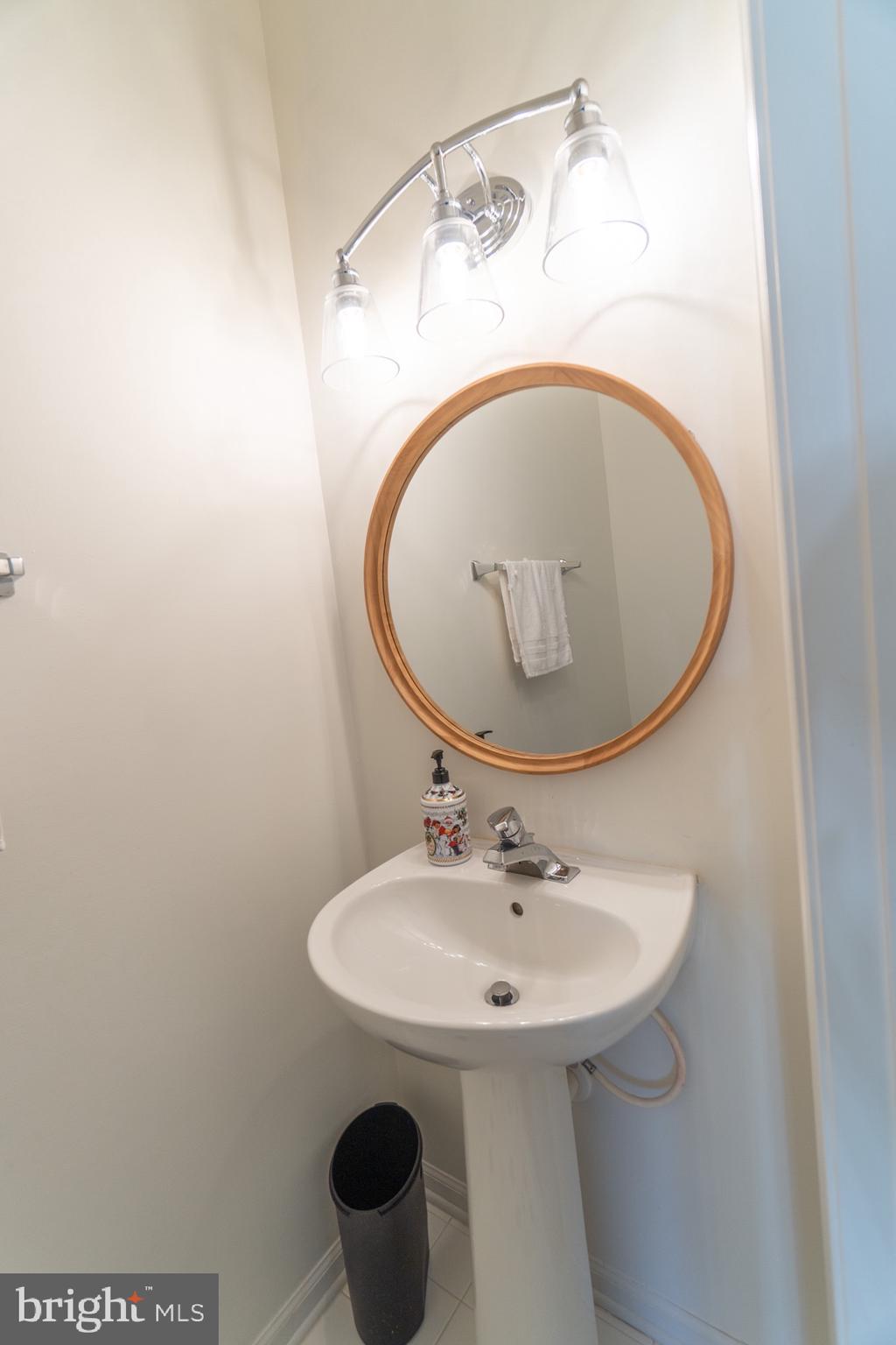 OVERLOOK - Residential Lease