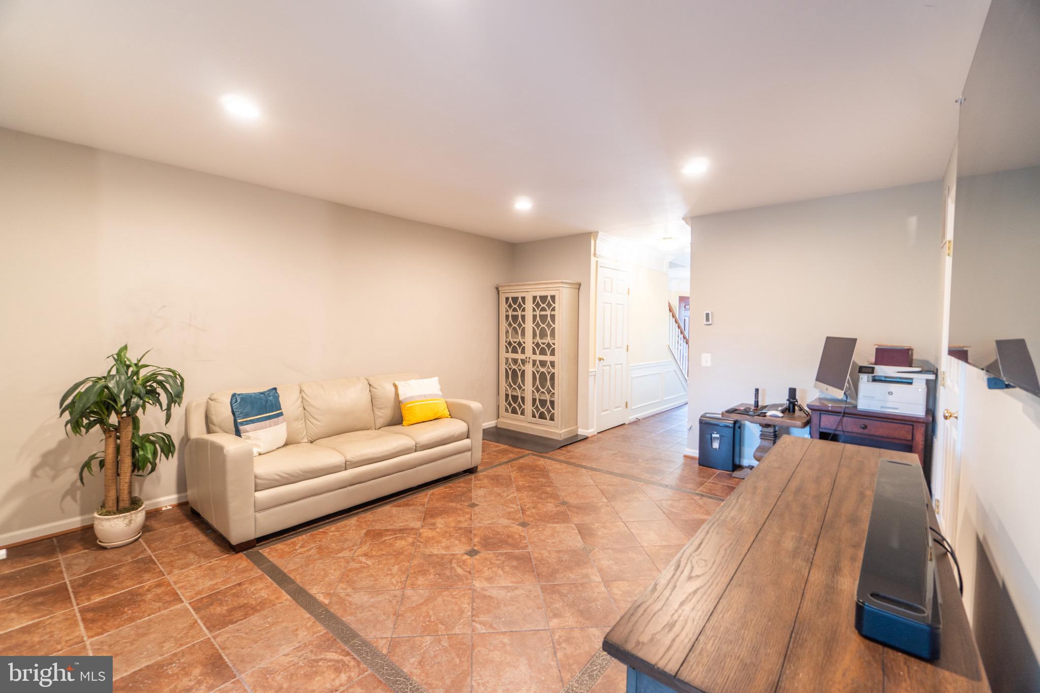 OVERLOOK - Residential Lease