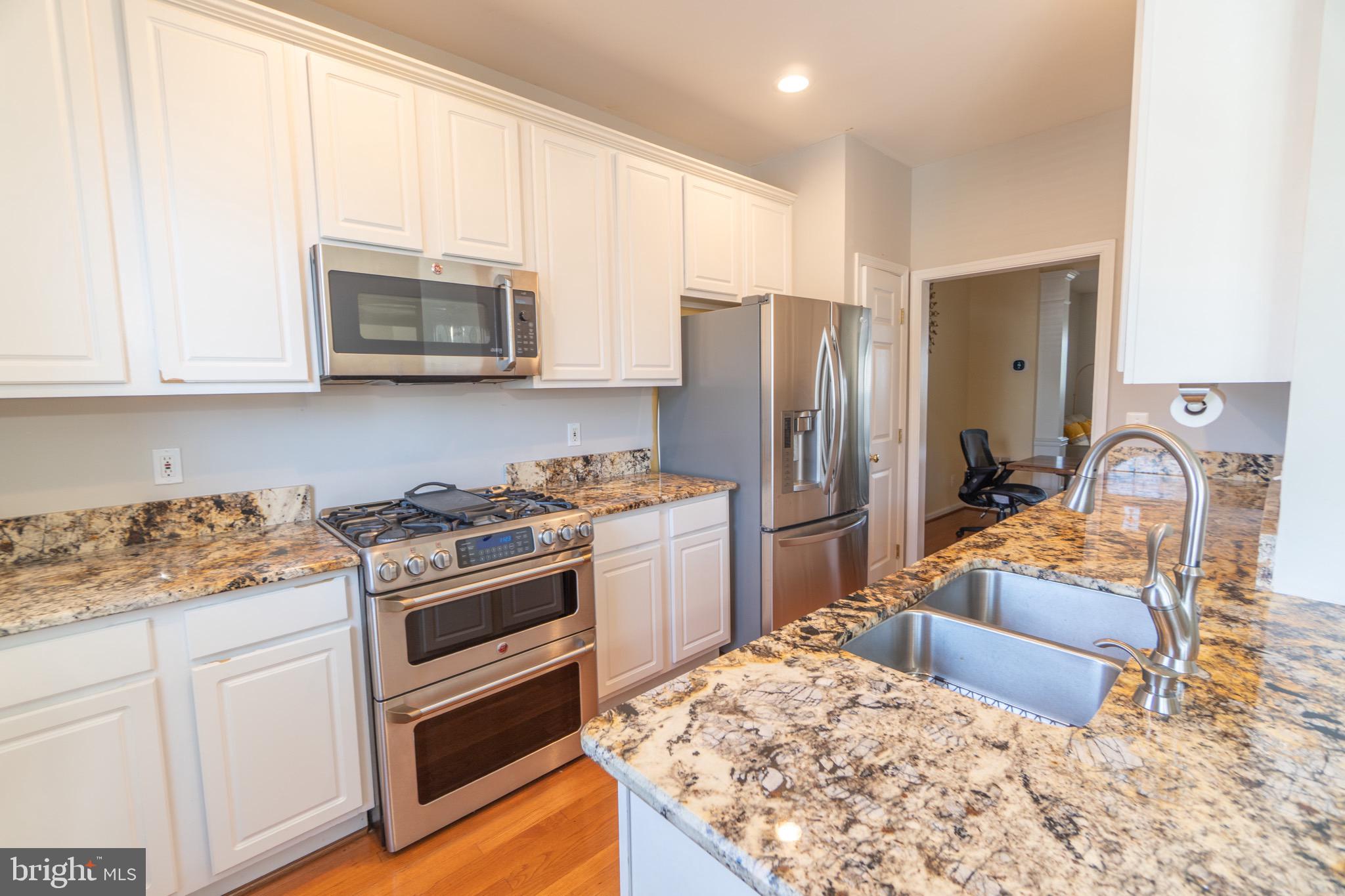 OVERLOOK - Residential Lease