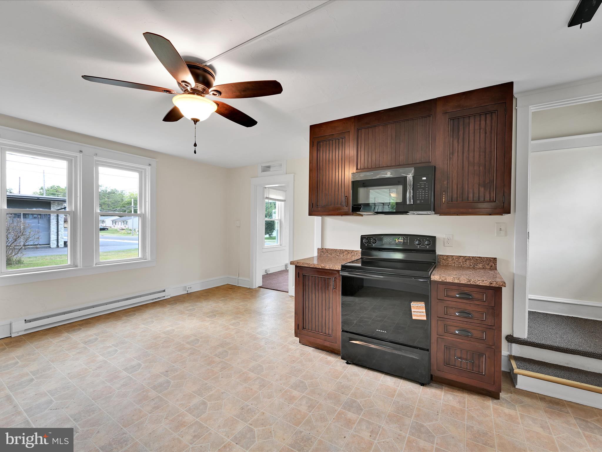 1 MI W OF EPHRATA - Residential