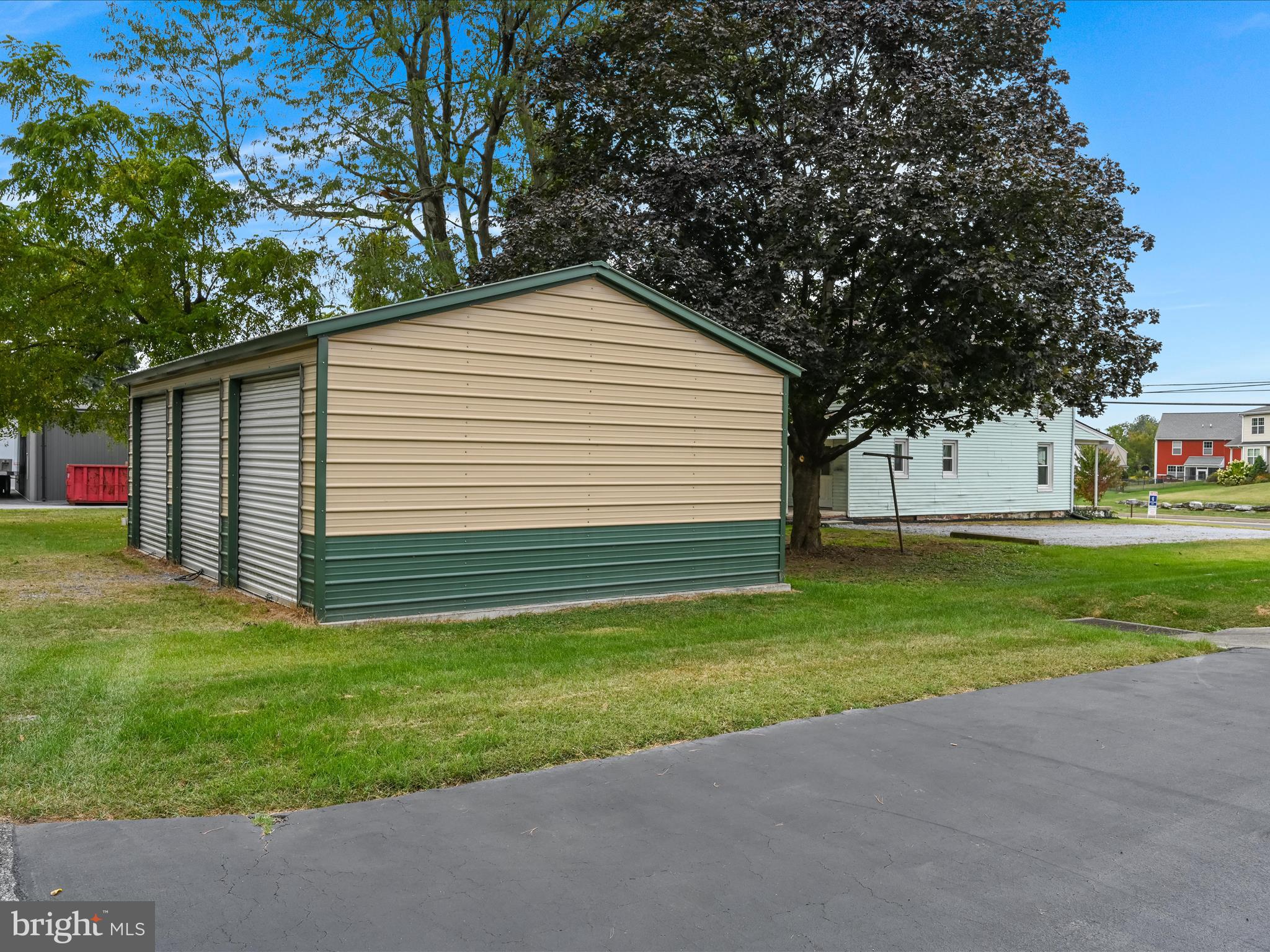 1 MI W OF EPHRATA - Residential