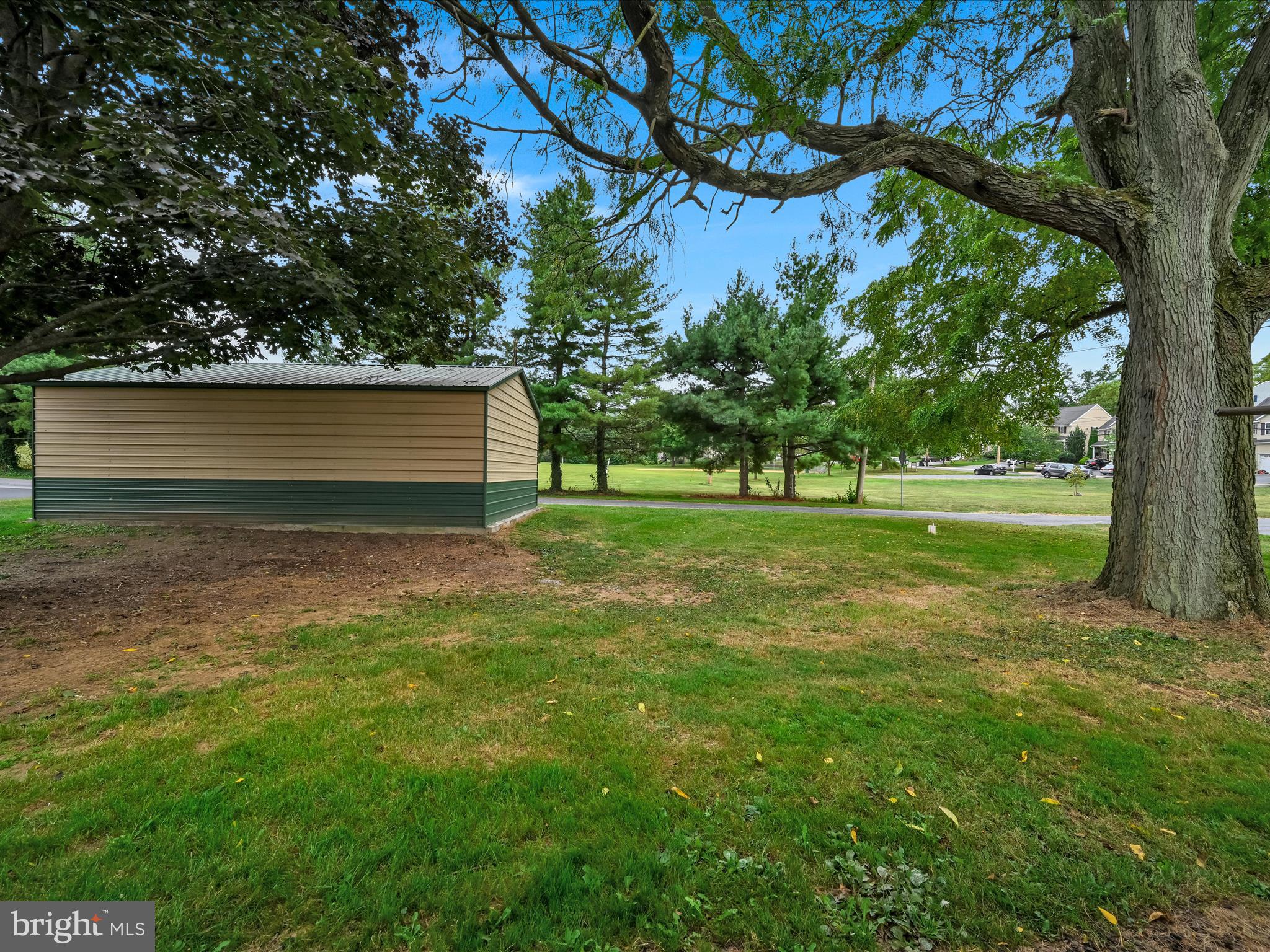 1 MI W OF EPHRATA - Residential