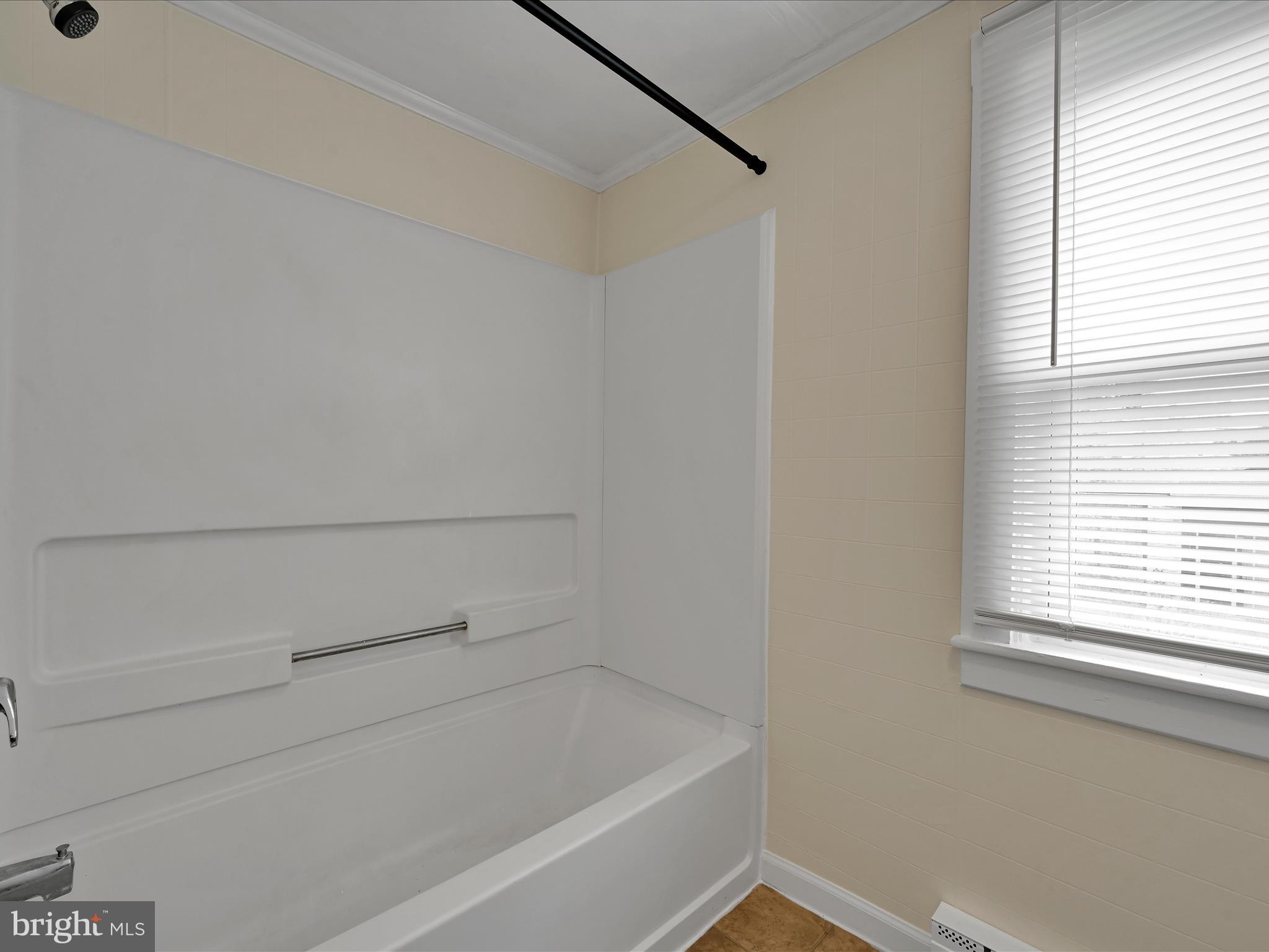 1 MI W OF EPHRATA - Residential