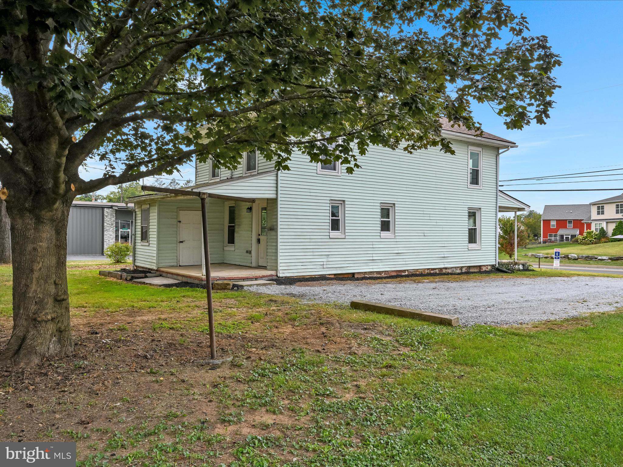 1 MI W OF EPHRATA - Residential