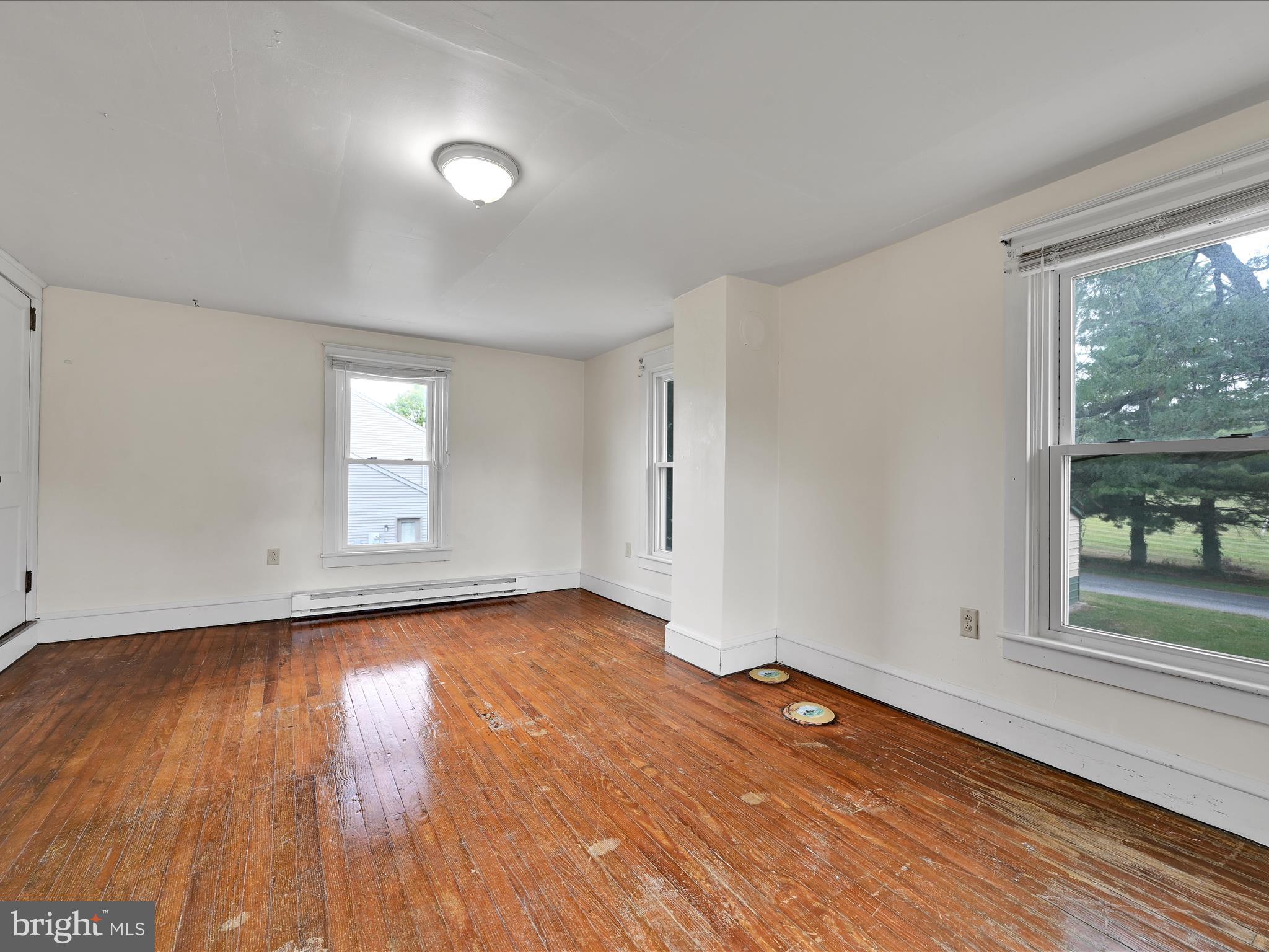 1 MI W OF EPHRATA - Residential