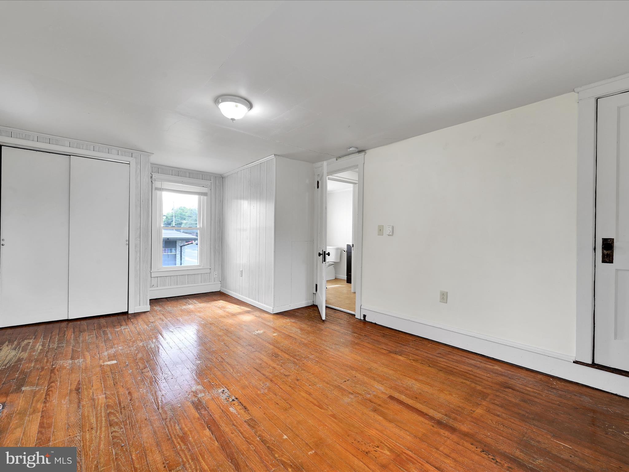 1 MI W OF EPHRATA - Residential