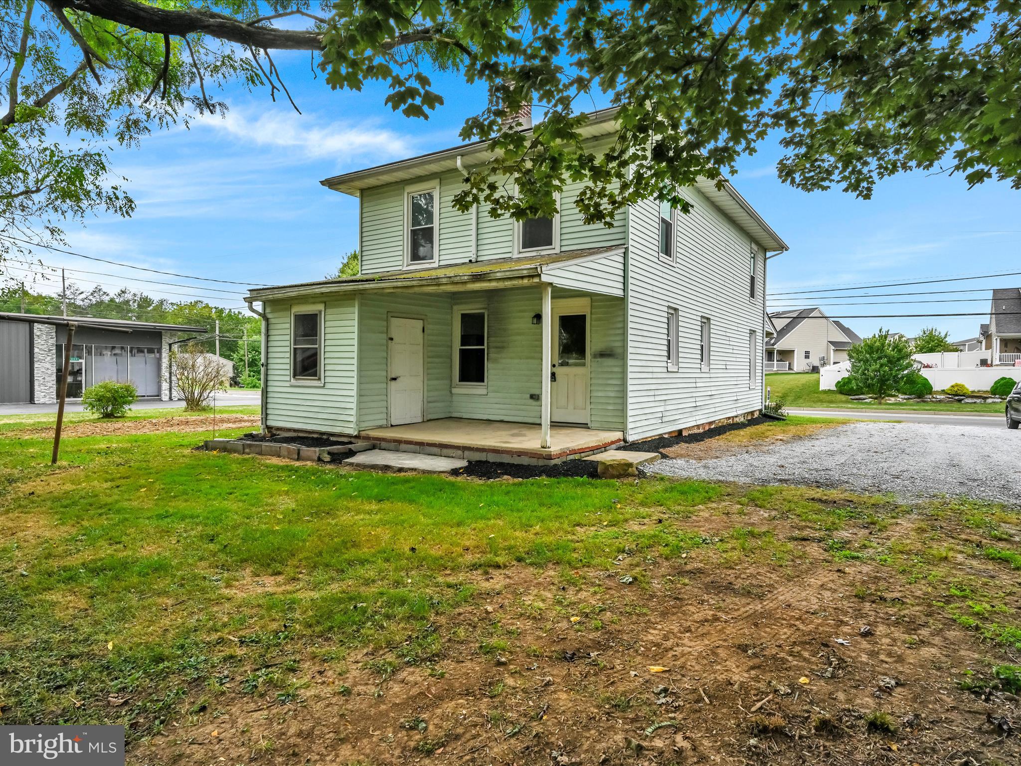 1 MI W OF EPHRATA - Residential