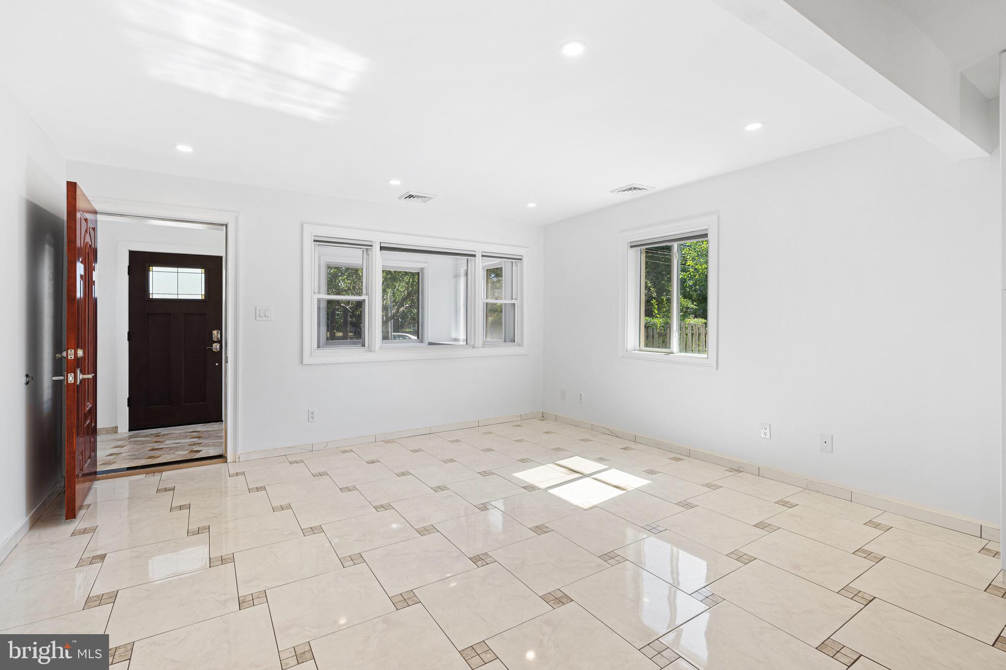 NORRISTOWN - Residential