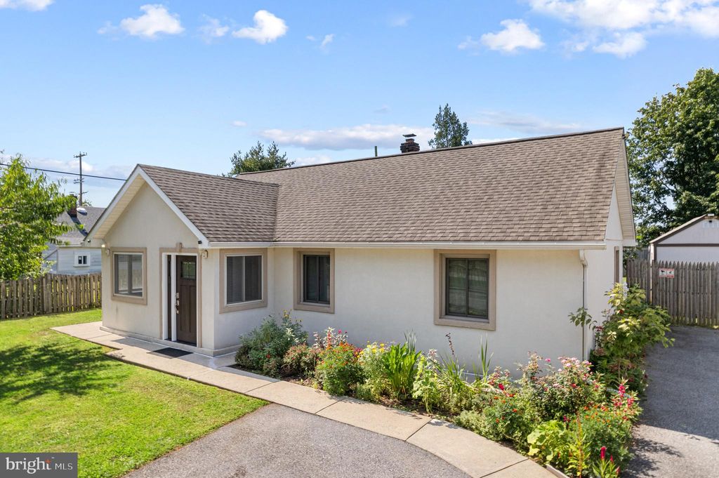 Photo of 1402 Sterigere St, NORRISTOWN, PA 19403 (MLS # PAMC2164732)