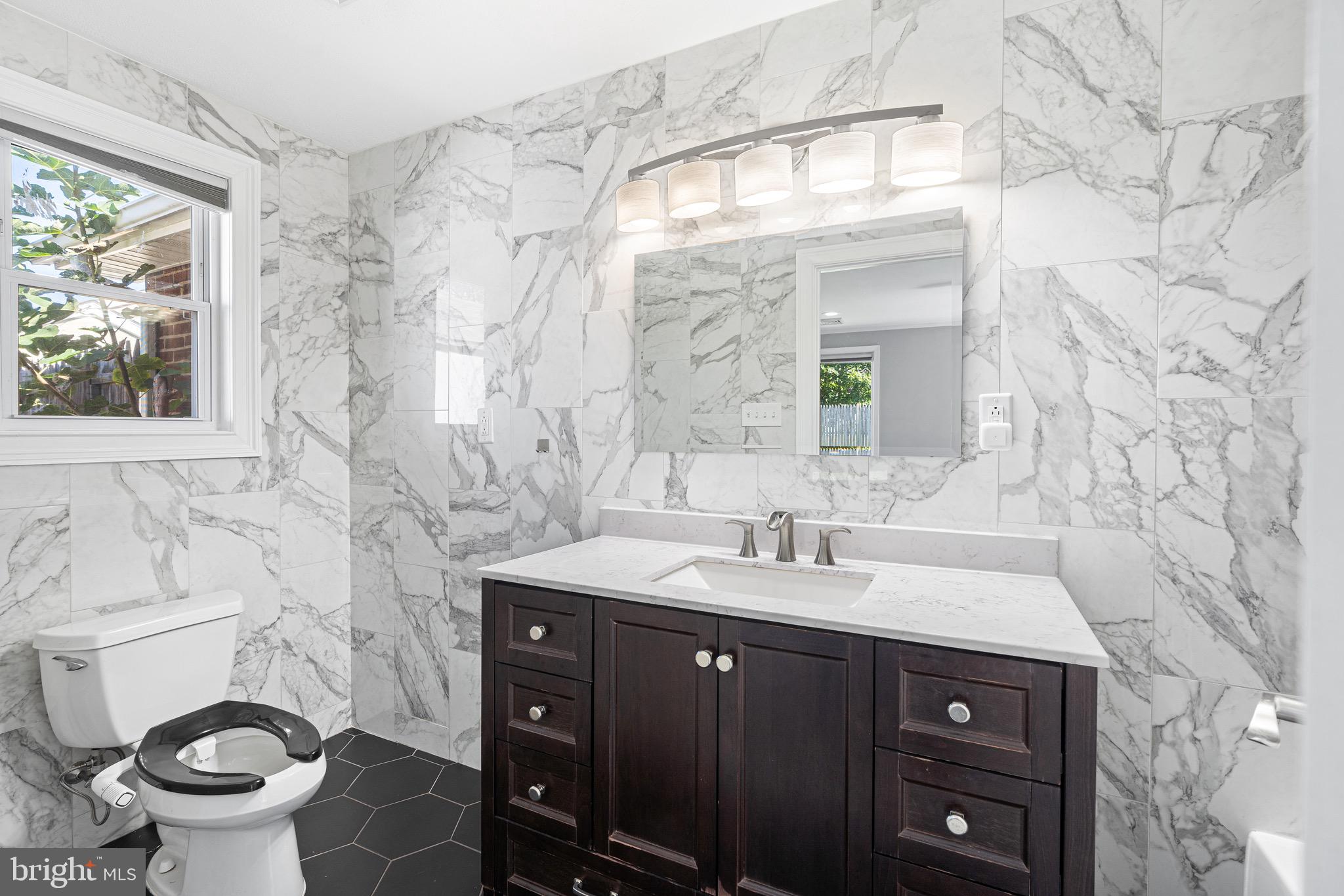 NORRISTOWN - Residential