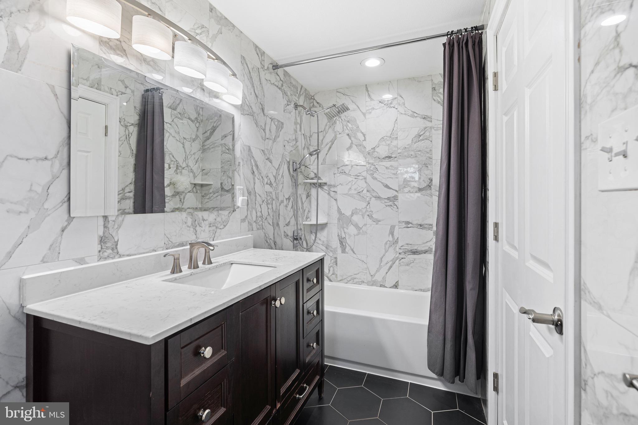 NORRISTOWN - Residential