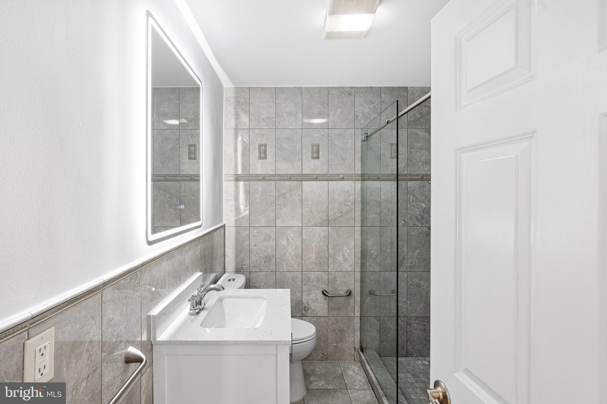 NORRISTOWN - Residential