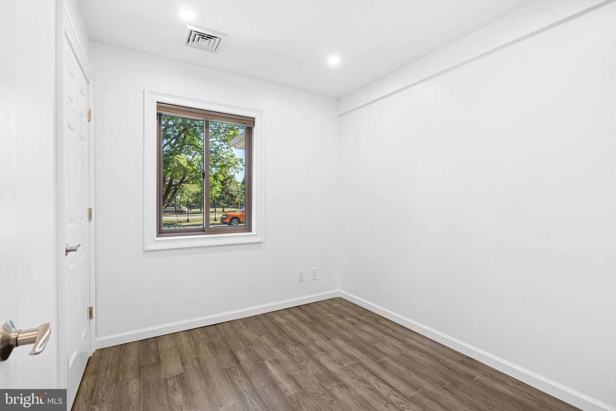 NORRISTOWN - Residential