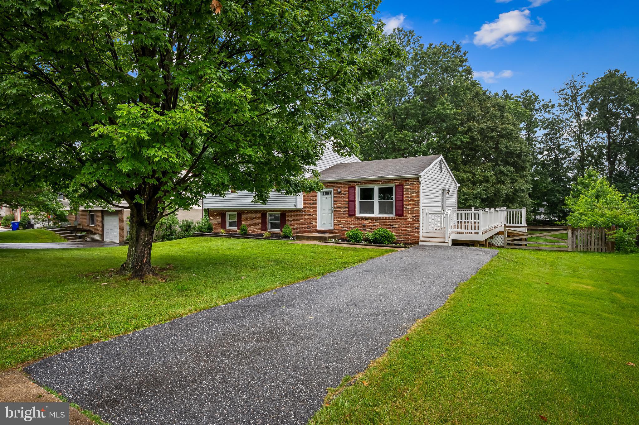 5315 DEBBIE COURT